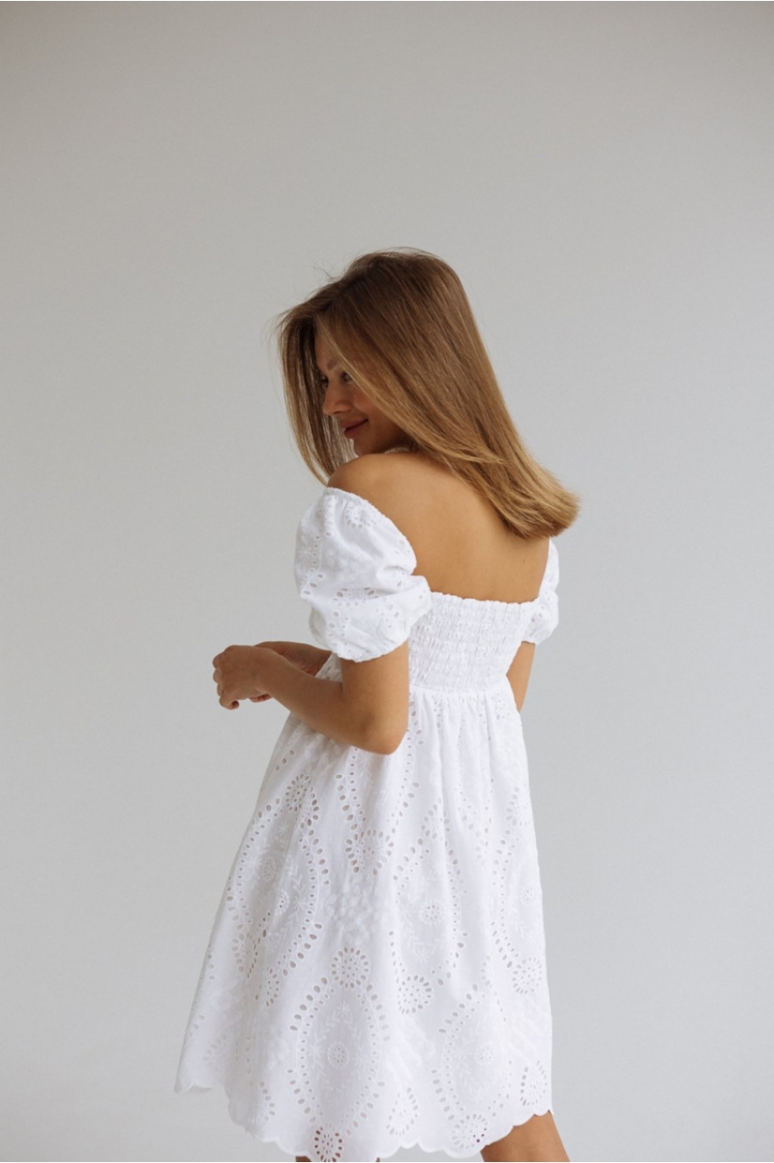 Сукня зі спущеними плечима 19140 Білий